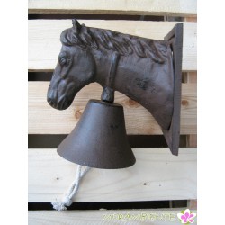 Pferdekopf mit Glocke aus Gusseisen