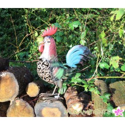 Bunt lackierter Hahn aus Metall