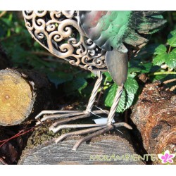 Bunt lackierter Hahn aus Metall