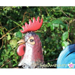 Bunt lackierter Hahn aus Metall