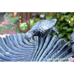 große Vogeltränke "Muschel mit Tauben" aus Gusseisen