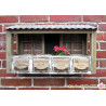 Pflanzkasten mit Dach im shabby-Stil