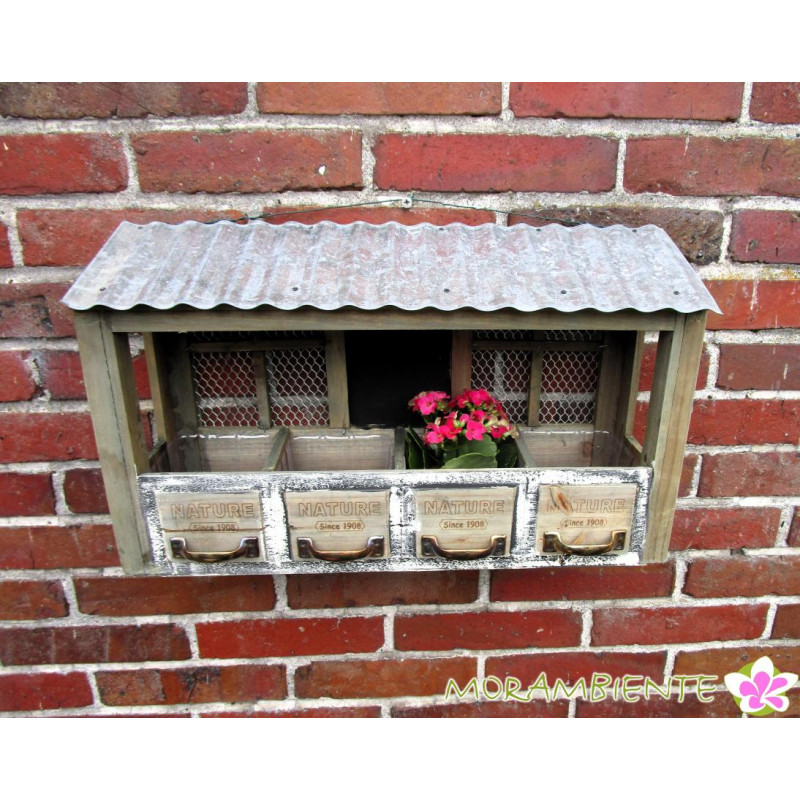 Pflanzkasten mit Dach im shabby-Stil